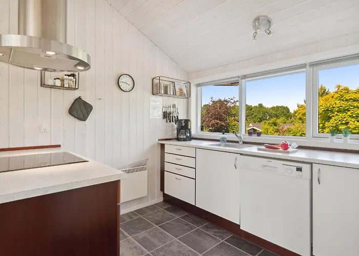 4 Bedroom Gorgeous In * Glesborg