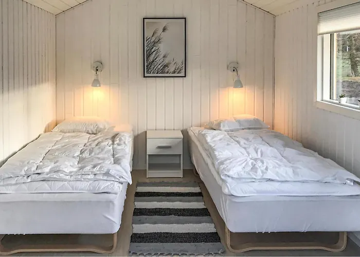 4 Bedroom Gorgeous In Casa de Férias Glesborg
